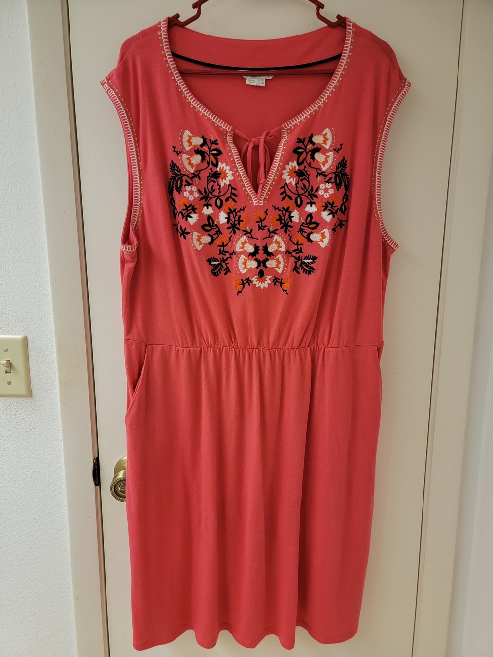 Boden Coral Pink Embroidered V-Neck Midi Dress Euc!